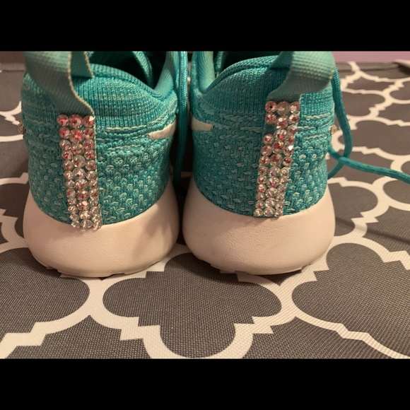 turquoise roshe running shoes - Picture 7 of 8